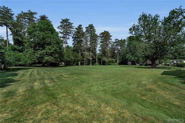 10 Crimson Lane, Elma, NY 14059