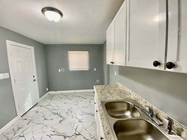 9145 Decatur Street, Detroit, MI 48228