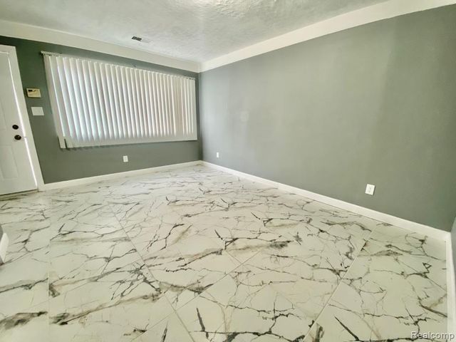9145 Decatur Street, Detroit, MI 48228