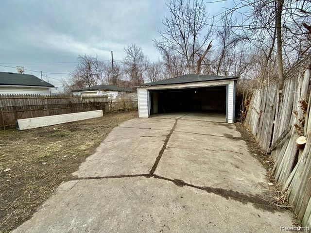 9145 Decatur Street, Detroit, MI 48228