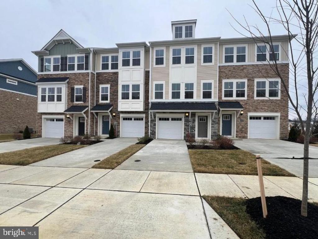 10981 BARNARD PL, White Plains, MD 20695