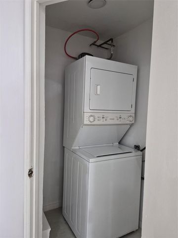 254 NE 42nd Court, Deerfield Beach, FL 33064