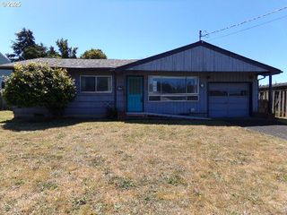 230 Ne 10TH Ct, Newport, OR 97365