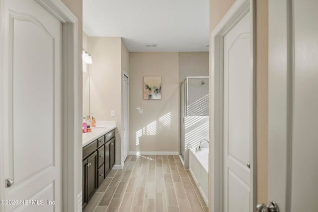9906 PAVNES CREEK Drive, Jacksonville, FL 32222