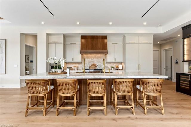 1079 Diana AVE, Naples, FL 34103