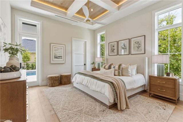 1079 Diana AVE, Naples, FL 34103