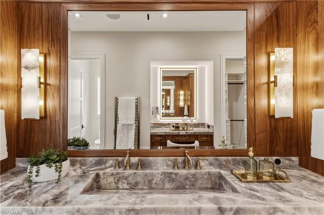 1079 Diana AVE, Naples, FL 34103