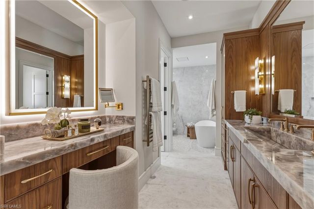 1079 Diana AVE, Naples, FL 34103