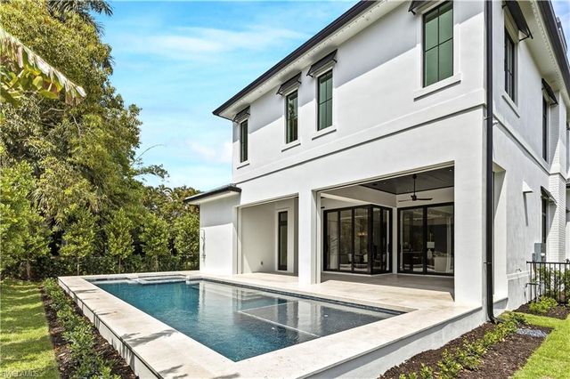 1079 Diana AVE, Naples, FL 34103