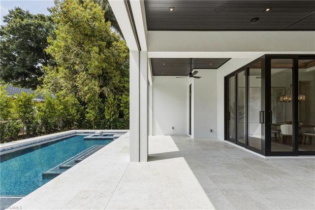 1079 Diana AVE, Naples, FL 34103