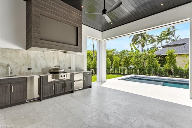 1079 Diana AVE, Naples, FL 34103