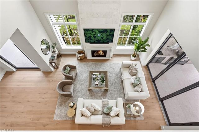 1079 Diana AVE, Naples, FL 34103