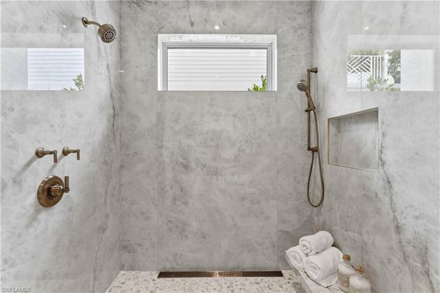 1079 Diana AVE, Naples, FL 34103