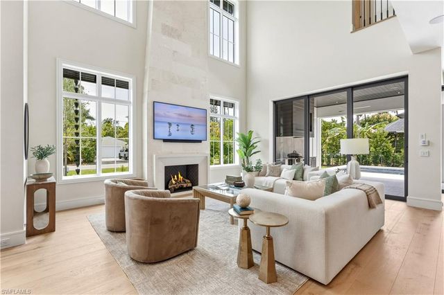 1079 Diana AVE, Naples, FL 34103