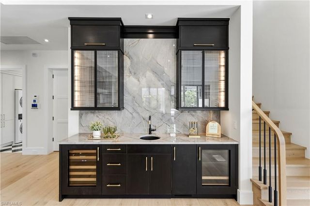 1079 Diana AVE, Naples, FL 34103