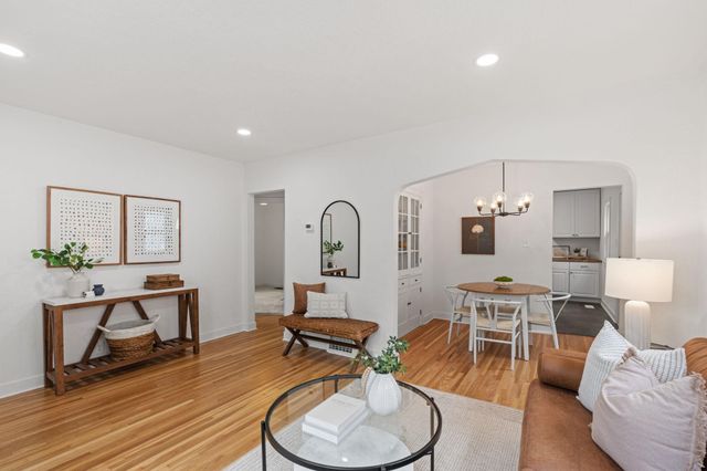 4424 Russell Avenue N, Minneapolis, MN 55412