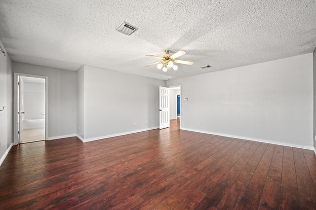 141 Wild Buffalo DR, Kyle, TX 78640