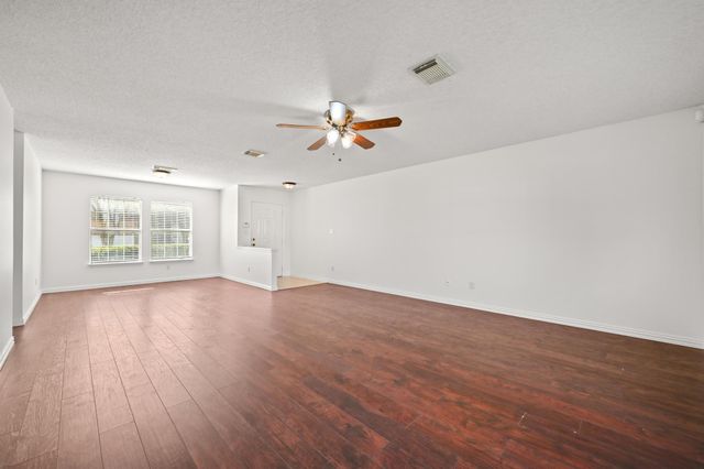 141 Wild Buffalo DR, Kyle, TX 78640