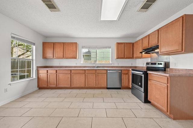 141 Wild Buffalo DR, Kyle, TX 78640