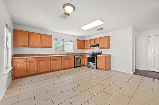 141 Wild Buffalo DR, Kyle, TX 78640