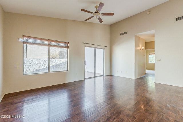 2525 N Camino Reloj, Green Valley, AZ 85614