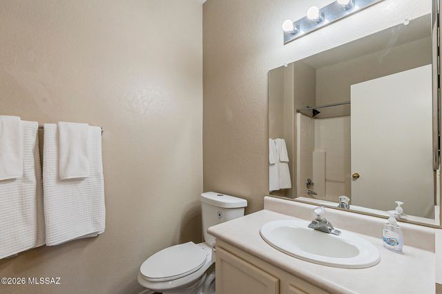 2525 N Camino Reloj, Green Valley, AZ 85614