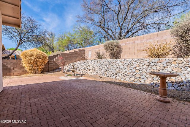 2525 N Camino Reloj, Green Valley, AZ 85614