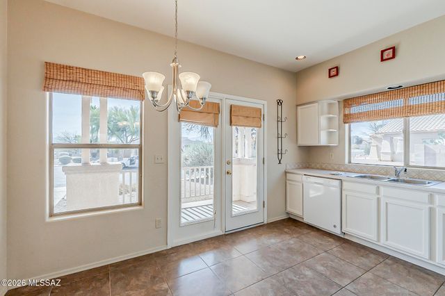 2525 N Camino Reloj, Green Valley, AZ 85614