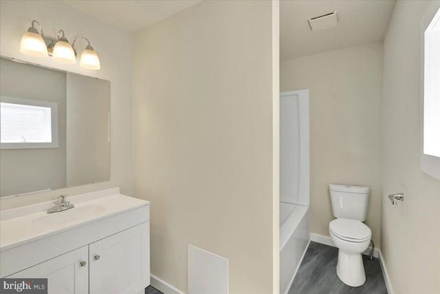 323 MAIN ST, Shoemakersville, PA 19555