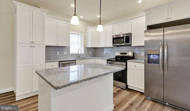 323 MAIN ST, Shoemakersville, PA 19555