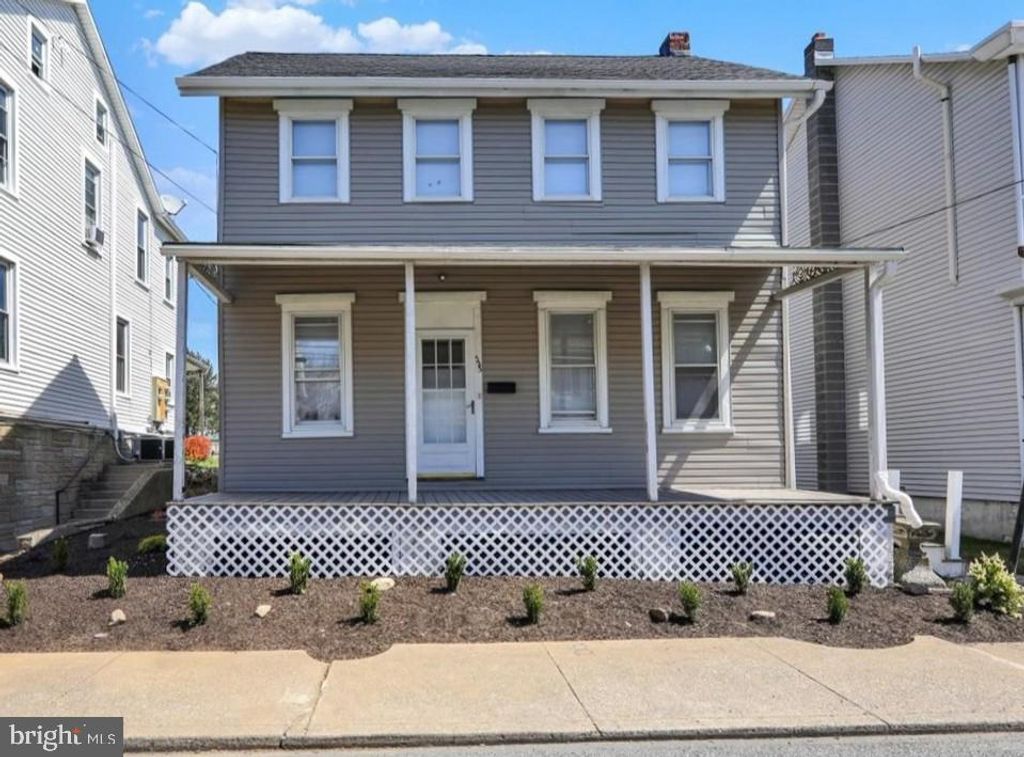 323 MAIN ST, Shoemakersville, PA 19555