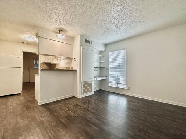 2808 Whitis Ave C106, Austin, TX 78705