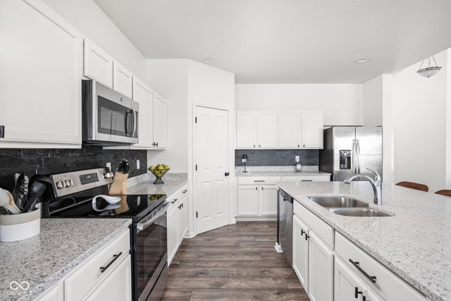 8850 Wicklow Way, Brownsburg, IN 46112
