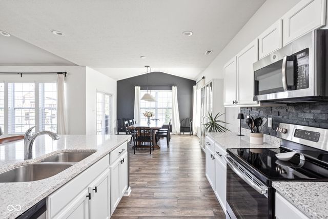 8850 Wicklow Way, Brownsburg, IN 46112