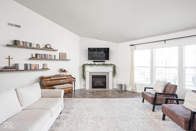 8850 Wicklow Way, Brownsburg, IN 46112