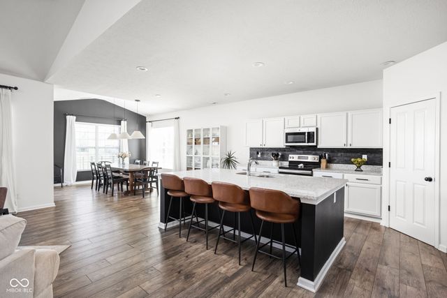 8850 Wicklow Way, Brownsburg, IN 46112