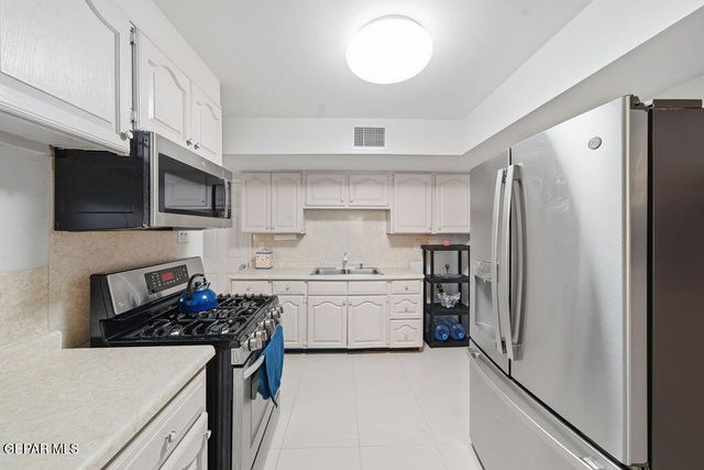 8915 CROSSON Circle, El Paso, TX 79904