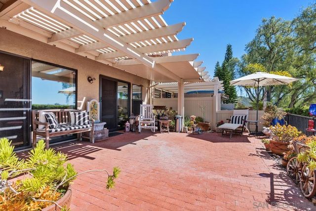 15601 Via Marchena, San Diego, CA 92128