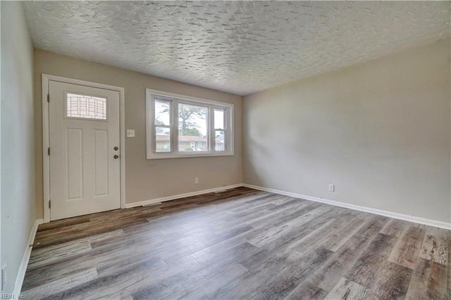 909 Ellington SQ, Portsmouth, VA 23701