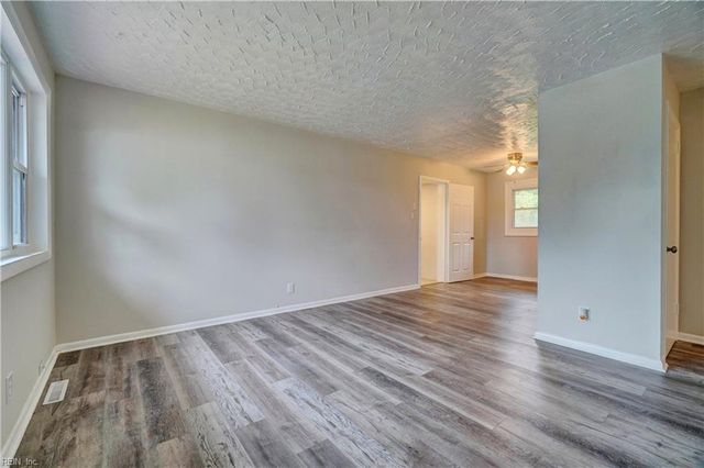 909 Ellington SQ, Portsmouth, VA 23701