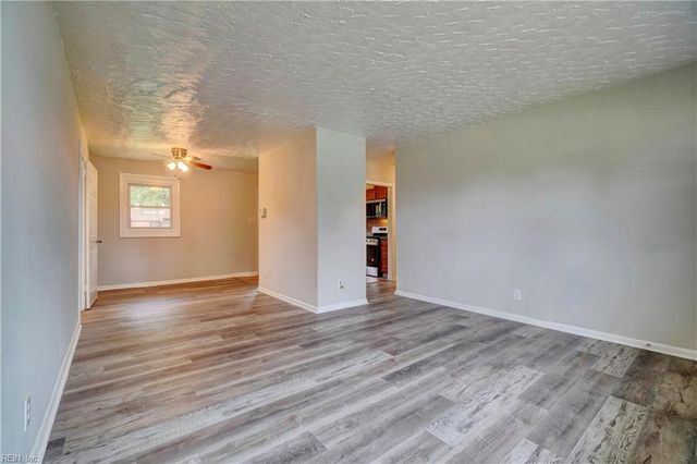 909 Ellington SQ, Portsmouth, VA 23701