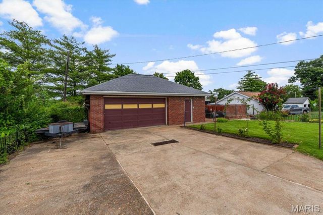 3913 Cordes Drive, St Louis, MO 63125