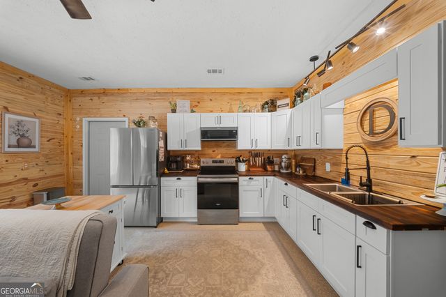 817 Lakeview Road, Statesboro, GA 30461