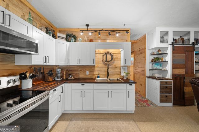 817 Lakeview Road, Statesboro, GA 30461