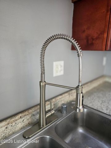 9703 Dolphin Ct, Jeffersontown, KY 40299