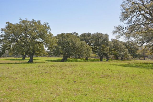 706 Grand Oaks Lane, Brenham, TX 77833