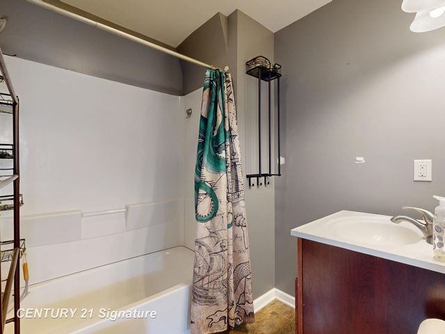 1008 Dupont St Street, Flint, MI 48504