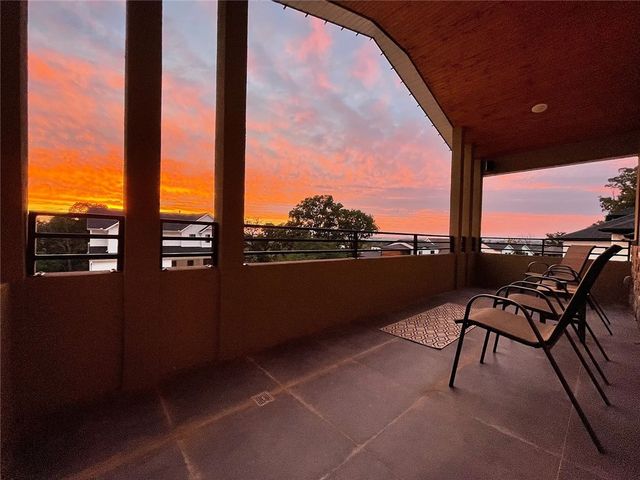 2236 N Marks Mill Lane, Fayetteville, AR 72703