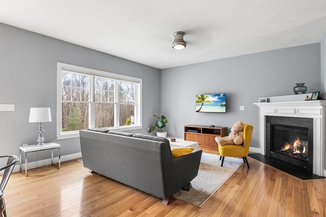 2 Liams Ln, Methuen, MA 01844