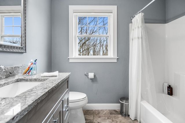 2 Liams Ln, Methuen, MA 01844